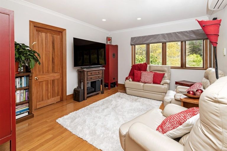 Photo of property in 92 Brownhill Road, Whitford, Manurewa, 2576