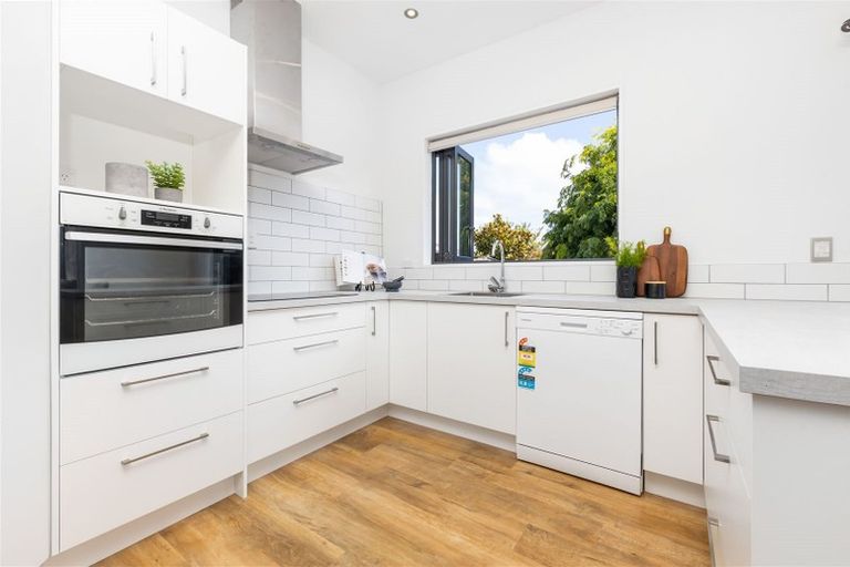 Photo of property in 84 Kennedys Bush Road, Halswell, Christchurch, 8025