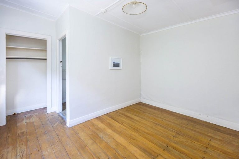 Photo of property in 126 Pinehaven Road, Pinehaven, Upper Hutt, 5019