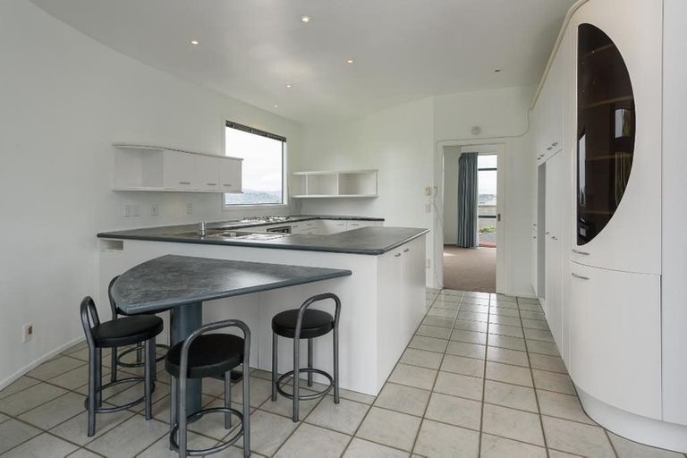 Photo of property in 12 Signallers Grove, Strathmore Park, Wellington, 6022