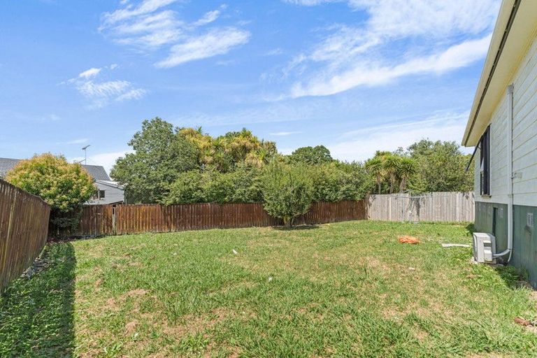 Photo of property in 14 Mile Place, Henderson, Auckland, 0612