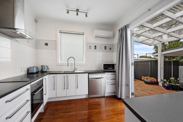 Photo of property in 53 Awamutu Grove, Waiwhetu, Lower Hutt, 5010