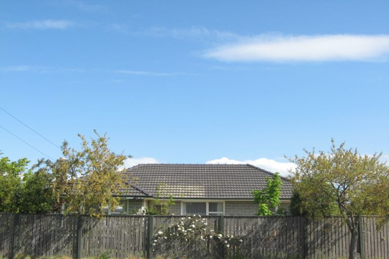 Photo of property in 92 Prestons Road, Redwood, Christchurch, 8051