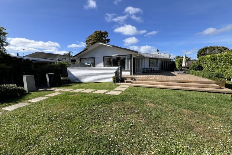 Photo of property in 78 Lantana Road, Green Bay, Auckland, 0604