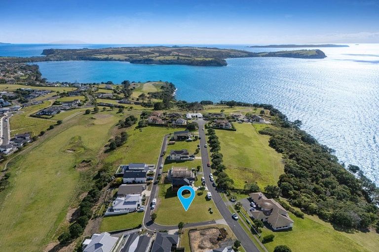 Photo of property in 337 Pinecrest Drive, Gulf Harbour, Whangaparaoa, 0930
