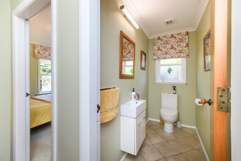 Photo of property in 26 Saint Albans Avenue, Hokowhitu, Palmerston North, 4410