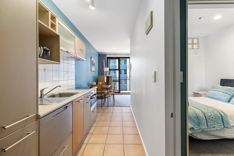 Photo of property in Atrium Towers, 5c/154 The Terrace, Wellington Central, Wellington, 6011