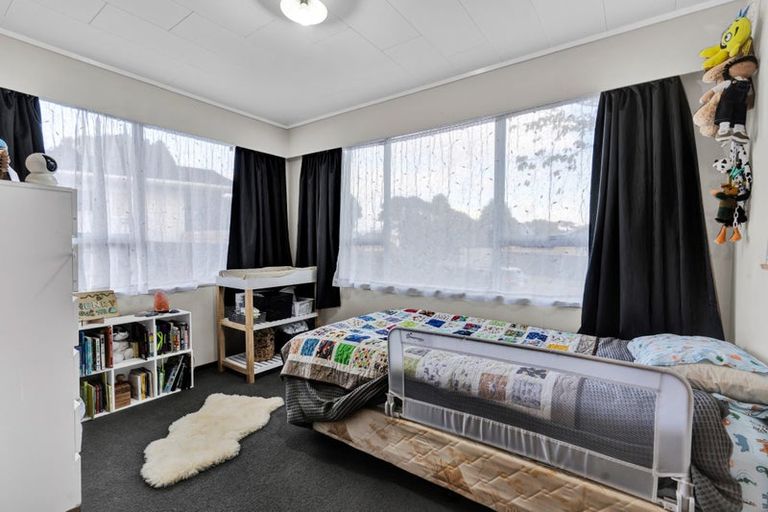 Photo of property in 16 Villa Place, Bell Block, New Plymouth, 4312