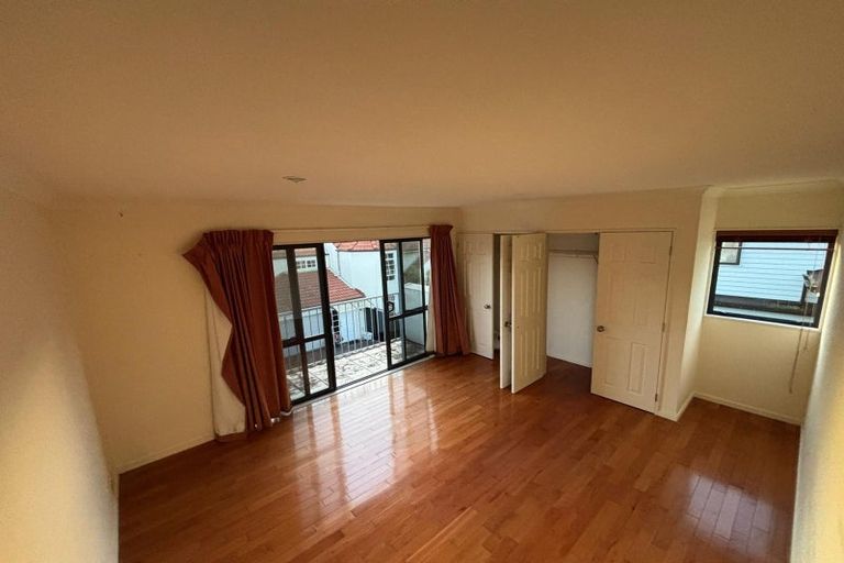 Photo of property in 27 Mariners View Road, Beach Haven, Auckland, 0626