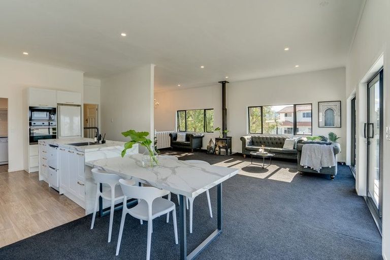 Photo of property in 91 Pacific Parade, Army Bay, Whangaparaoa, 0930