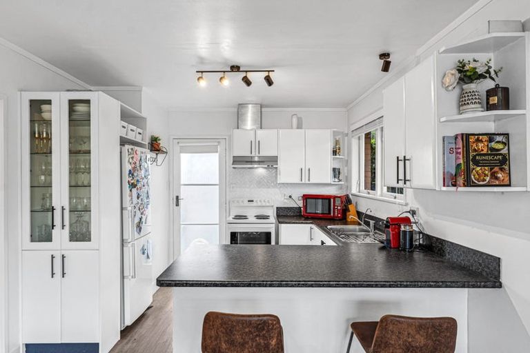 Photo of property in 1/14 Stanniland Street, Sunnyhills, Auckland, 2010