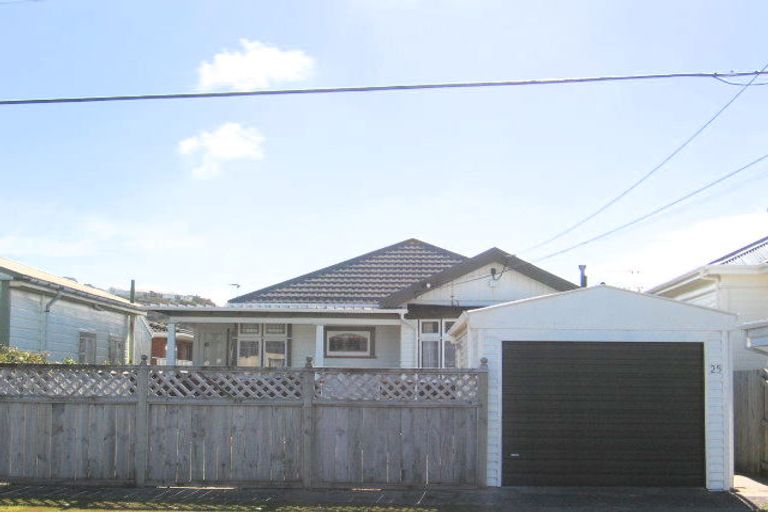 Photo of property in 25 Tahi Street, Miramar, Wellington, 6022