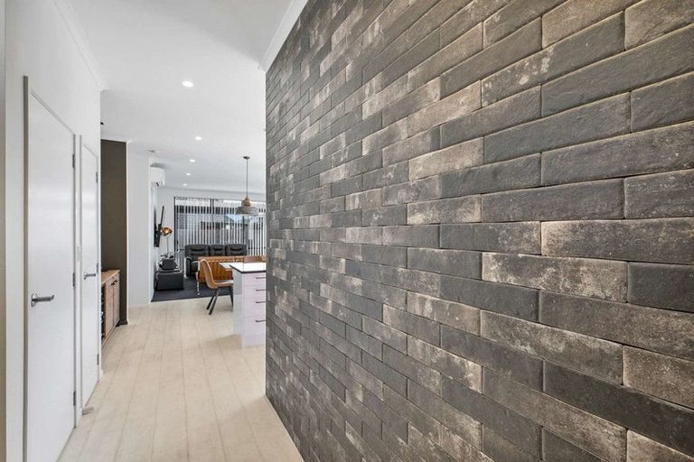 Photo of property in 1 Fermi Lane, Papakura, 2110