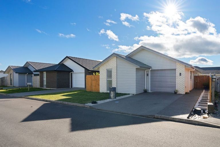 Photo of property in 29 Pohe Street, Waikanae, 5036