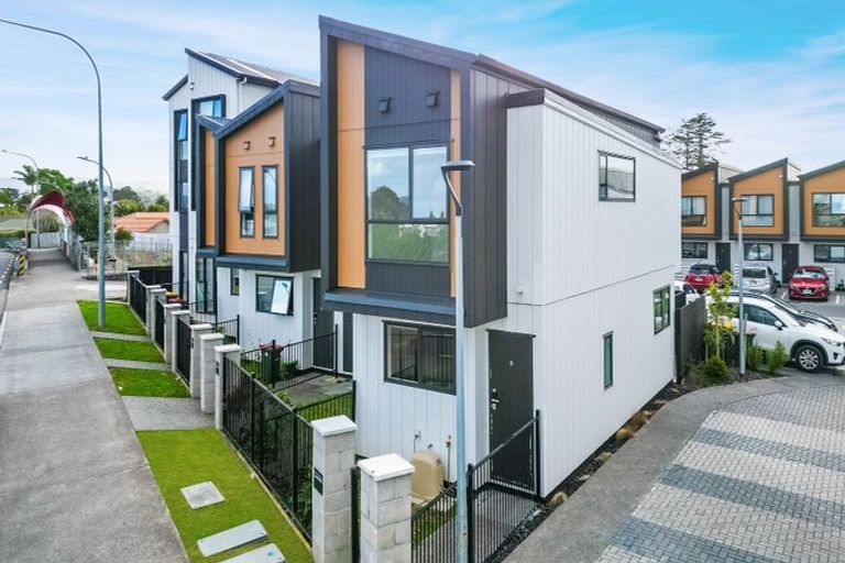 Photo of property in 2 Red Arches Road, Henderson, Auckland, 0610