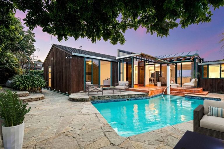 Photo of property in 43 Manurere Avenue, Takapuna, Auckland, 0622