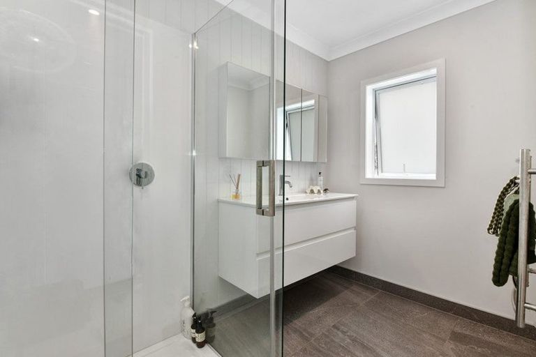 Photo of property in 954 Whangaparaoa Road, Manly, Whangaparaoa, 0930