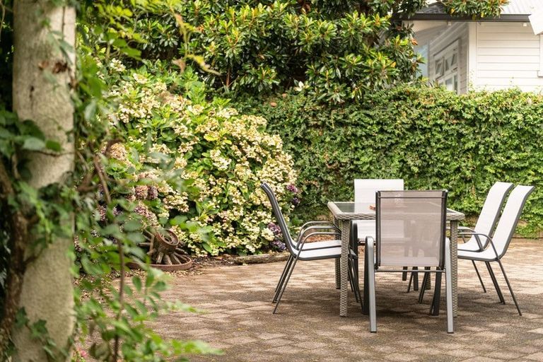 Photo of property in 5 Edgecumbe Way, Tauranga, 3110