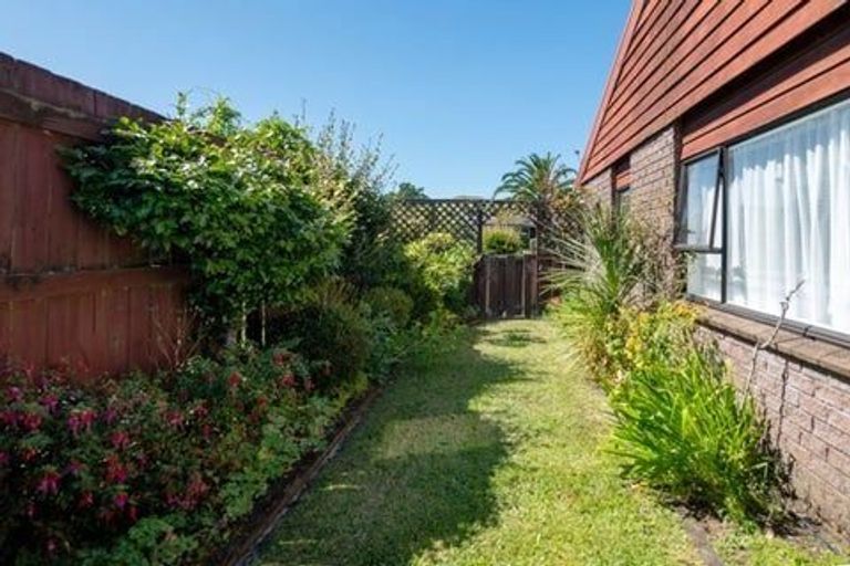 Photo of property in 4 Orchard Place, Lynmore, Rotorua, 3010