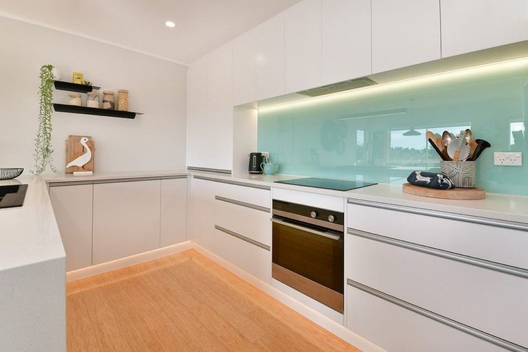 Photo of property in 28 Alec Craig Way, Gulf Harbour, Whangaparaoa, 0930