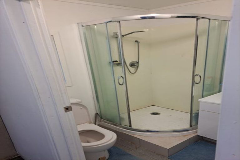 Photo of property in 42a Farwood Drive, Henderson, Auckland, 0612