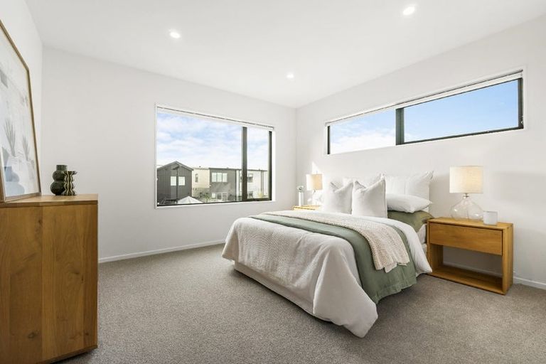 Photo of property in 2 Park Green Avenue, Rosehill, Papakura, 2113