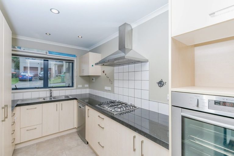 Photo of property in 13 Sonoma Crescent, Oteha, Auckland, 0632