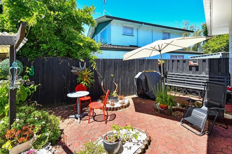 Photo of property in 4 Robert Allan Way, Pakuranga Heights, Auckland, 2010