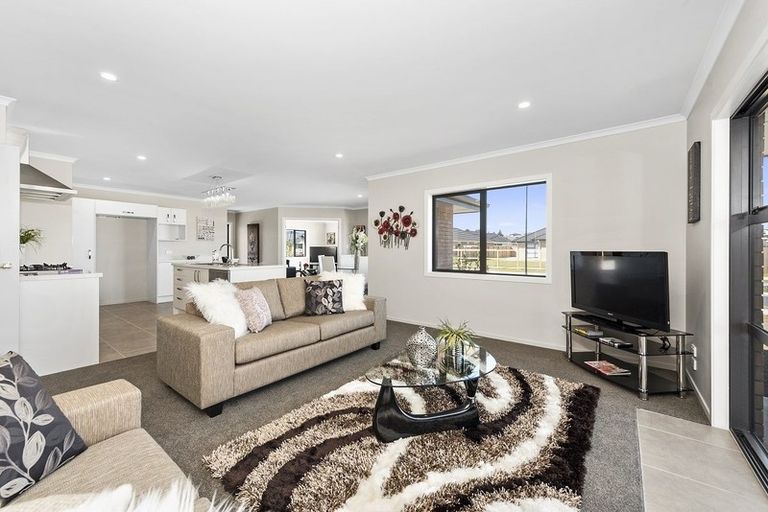 Photo of property in 12 Chalgrove Road, Huntington, Hamilton, 3210