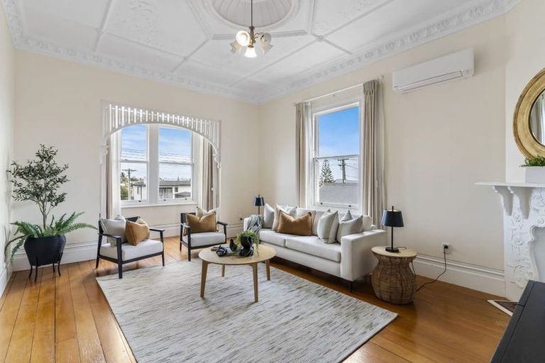 Photo of property in 5 Mariposa Crescent, Birkenhead, Auckland, 0626