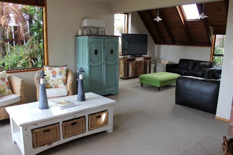 Photo of property in 3 Mizpah Road, Waiake, Auckland, 0630