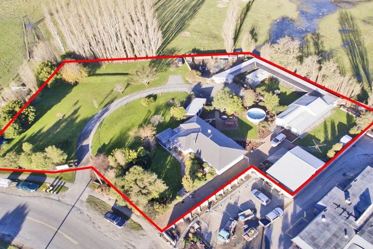 Photo of property in 4 Kainga Road, Kainga, Christchurch, 8083