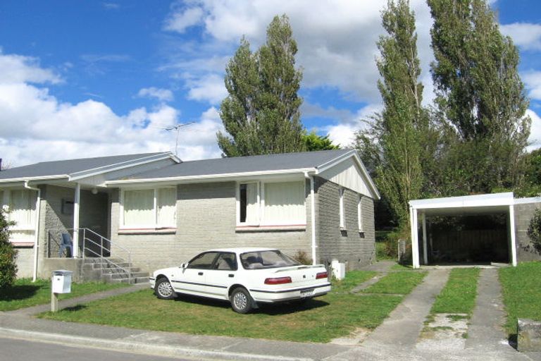 Photo of property in 52 Blueberry Grove, Timberlea, Upper Hutt, 5018