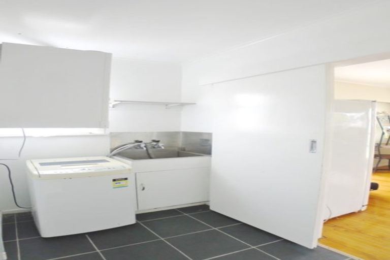 Photo of property in 28 Sturdee Road, Manurewa, Auckland, 2102