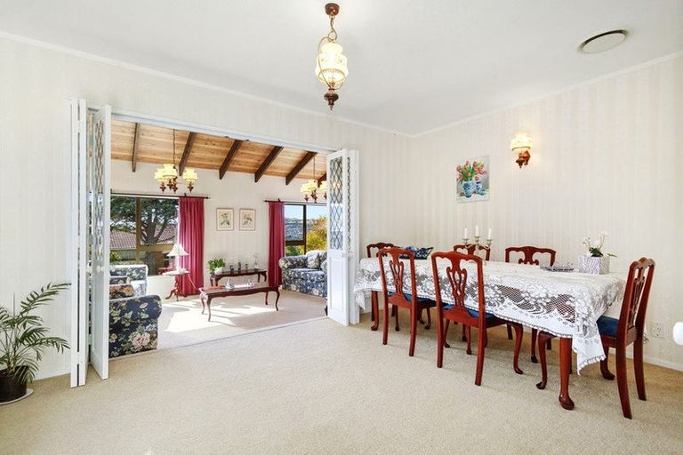 Photo of property in 34 Greyfriars Crescent, Tawa, Wellington, 5028