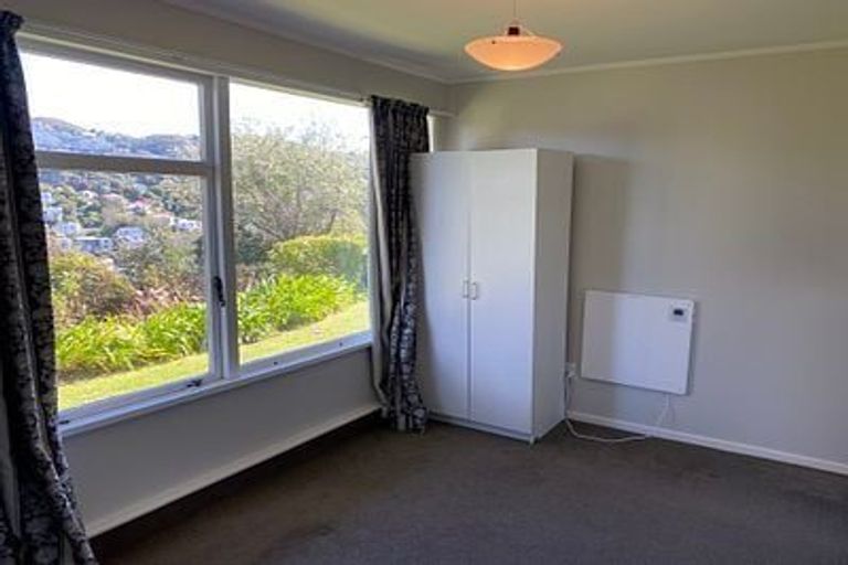 Photo of property in 12 Harland Street, Brooklyn, Wellington, 6021