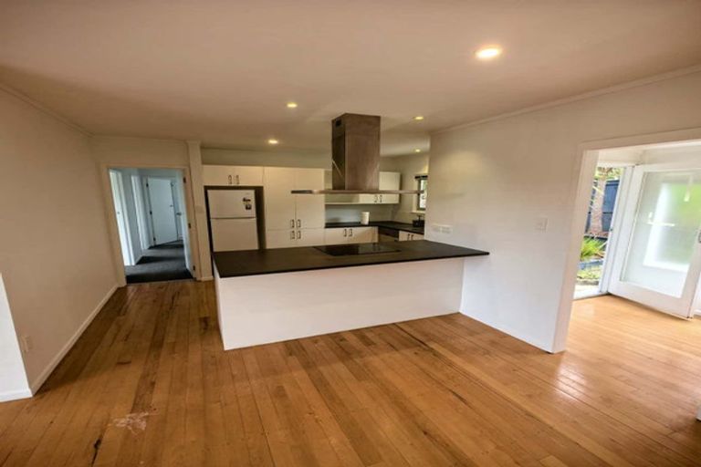 Photo of property in 43c Verbena Road, Birkdale, Auckland, 0626