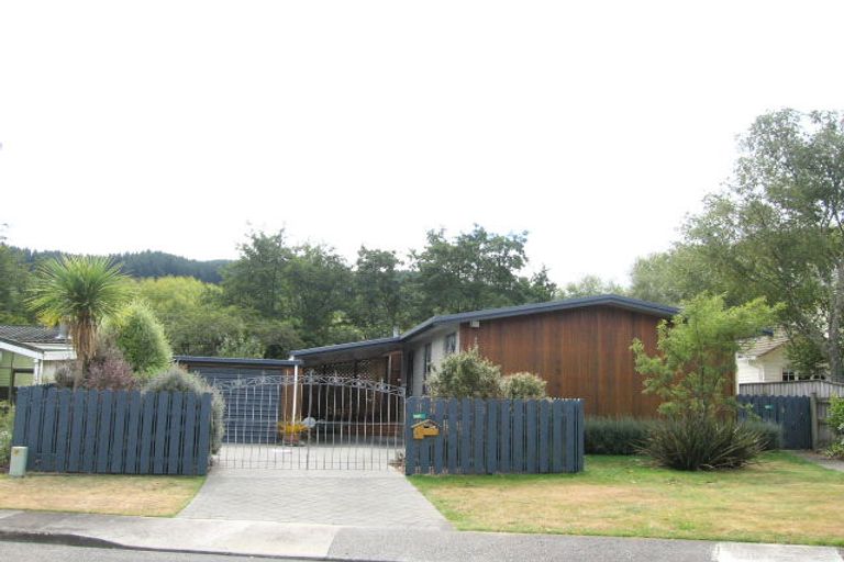 Photo of property in 38 Whirinaki Crescent, Heretaunga, Upper Hutt, 5018