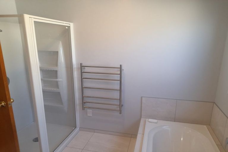 Photo of property in 6b Manahi Place, Woodend, 7610