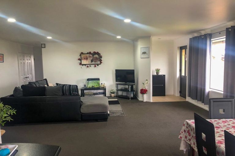 Photo of property in 21 San Domingo Rise, Henderson, Auckland, 0612