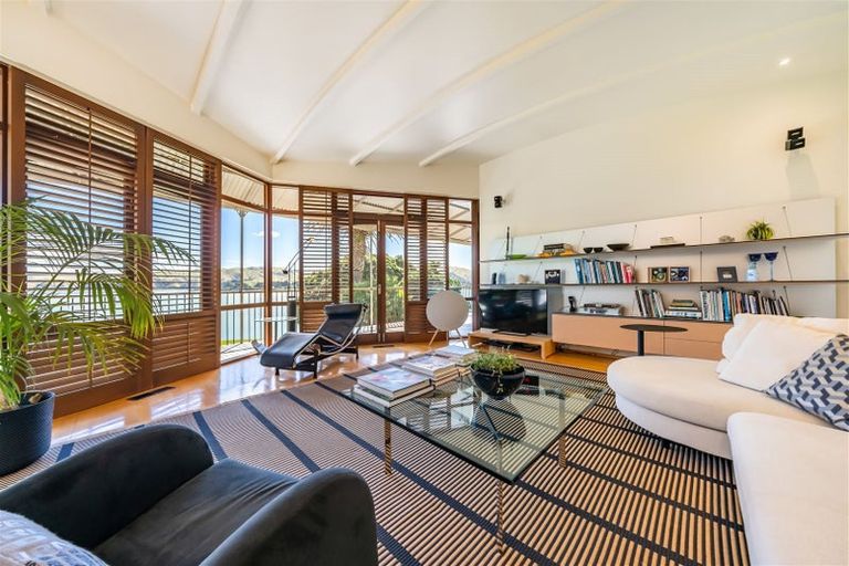 Photo of property in 360 Paremata Road, Whitby, Porirua, 5381