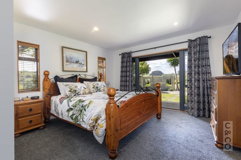 Photo of property in 1226 State Highway 16, Waimauku, 0883