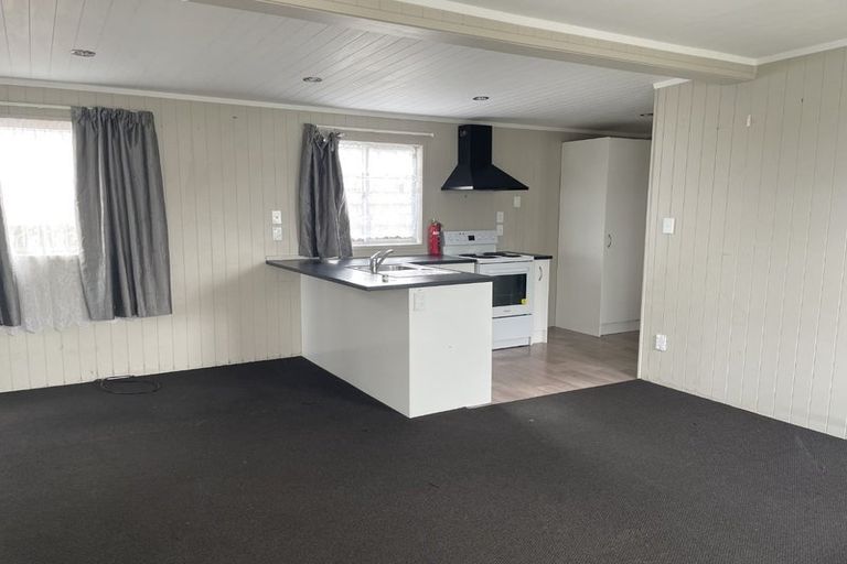 Photo of property in 2 Caserta Place, Clover Park, Auckland, 2023