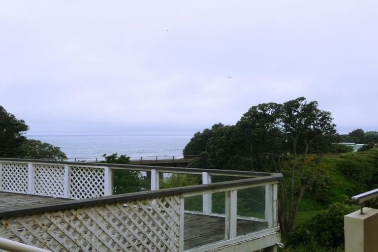 Photo of property in 7 Autere Street, Strandon, New Plymouth, 4312