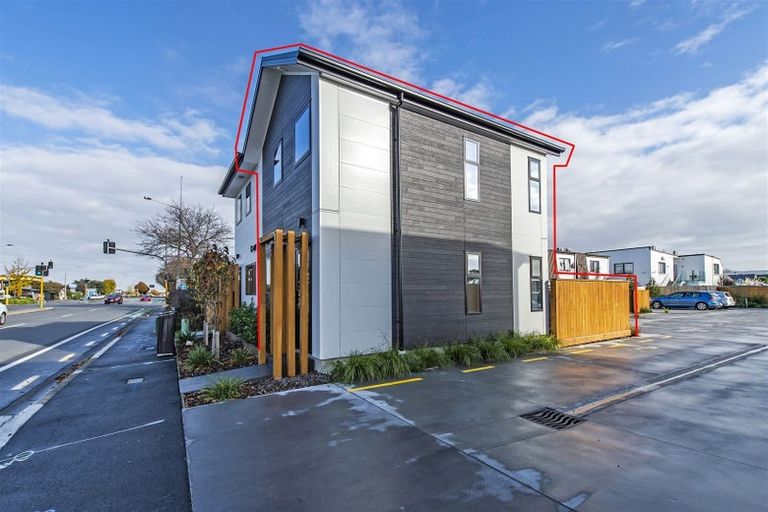 Photo of property in 2/241 Lincoln Road, Addington, Christchurch, 8024