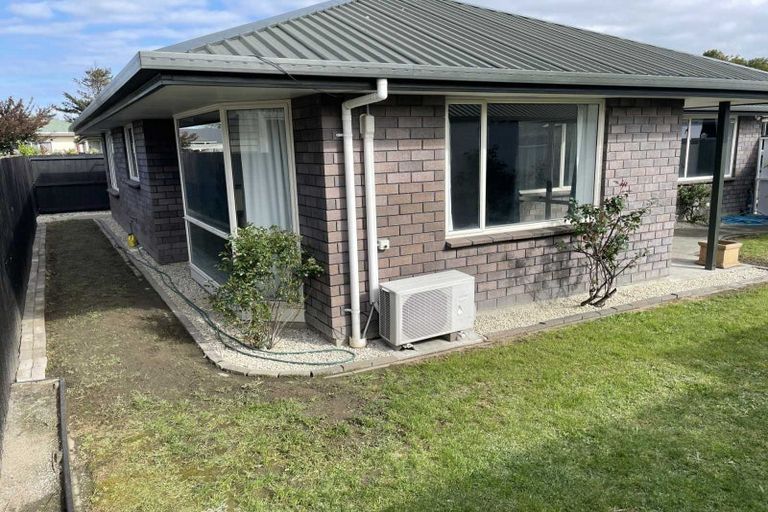 Photo of property in 2/200 Wainoni Road, Avondale, Christchurch, 8061