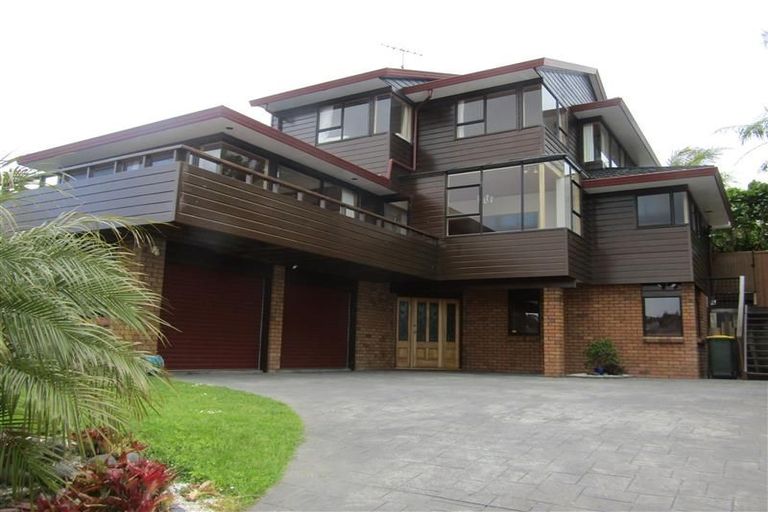 Photo of property in 2/50 Masterton Road, Rothesay Bay, Auckland, 0630