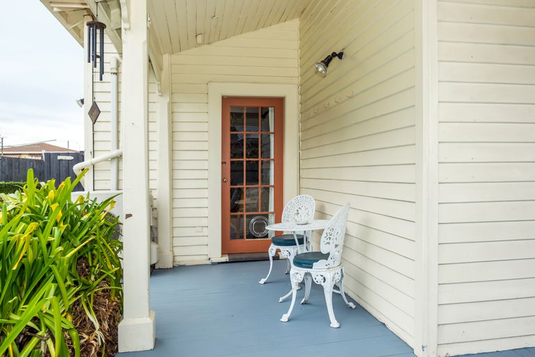 Photo of property in 1 Nelson Terrace, Seaview, Timaru, 7910