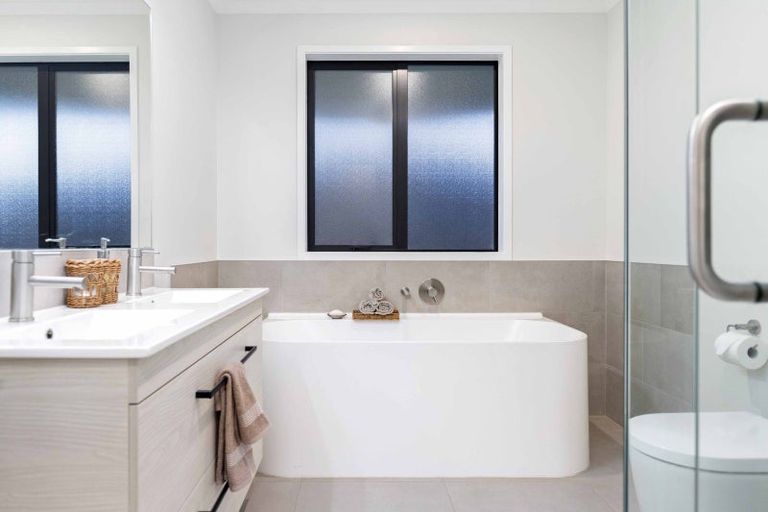 Photo of property in 14 Catherine Mclean Road, Pukekohe, 2120