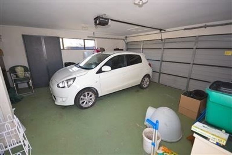 Photo of property in 16 Hastings Street, Waikanae Beach, Waikanae, 5036